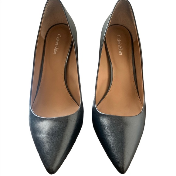 Calvin Klein classic black pointed toe pump - Picture 1 of 5